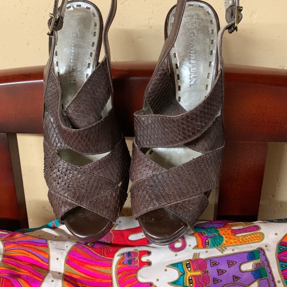 Sandals - Picture 7 of 8